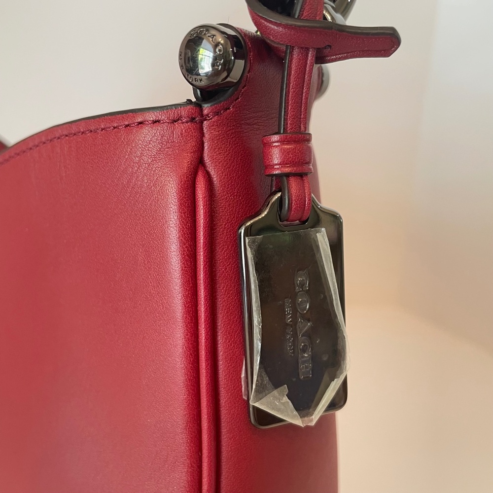 Coach Nomad Glovetanned Leather Lined Cherry Red 54446 Crossbody Bag - Picture 8 of 12